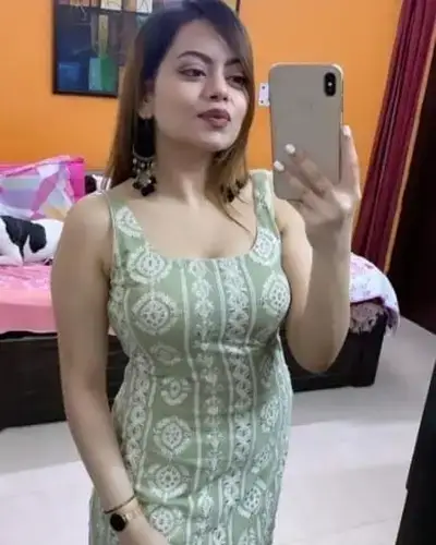 Call Girl in Mannur